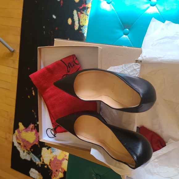 Shoes - Picture 4 of 6